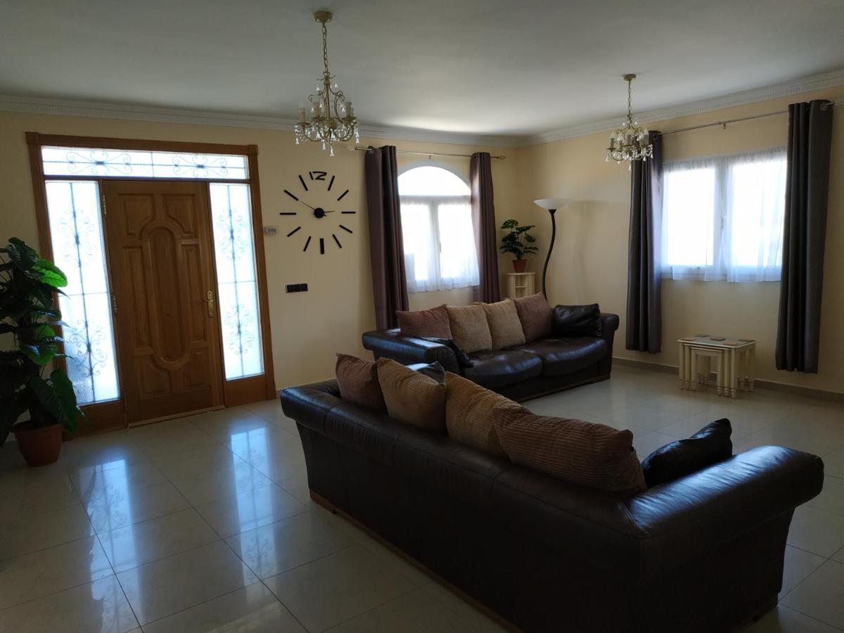 Villa Casa Del Sol 3 Bedroom Villa With Private Solar Covered 12M X 6M Pool Minimum Stay 7 Nights Chromecast And Wifi Throughout The Property Triquivijate Eksteriør bilde
