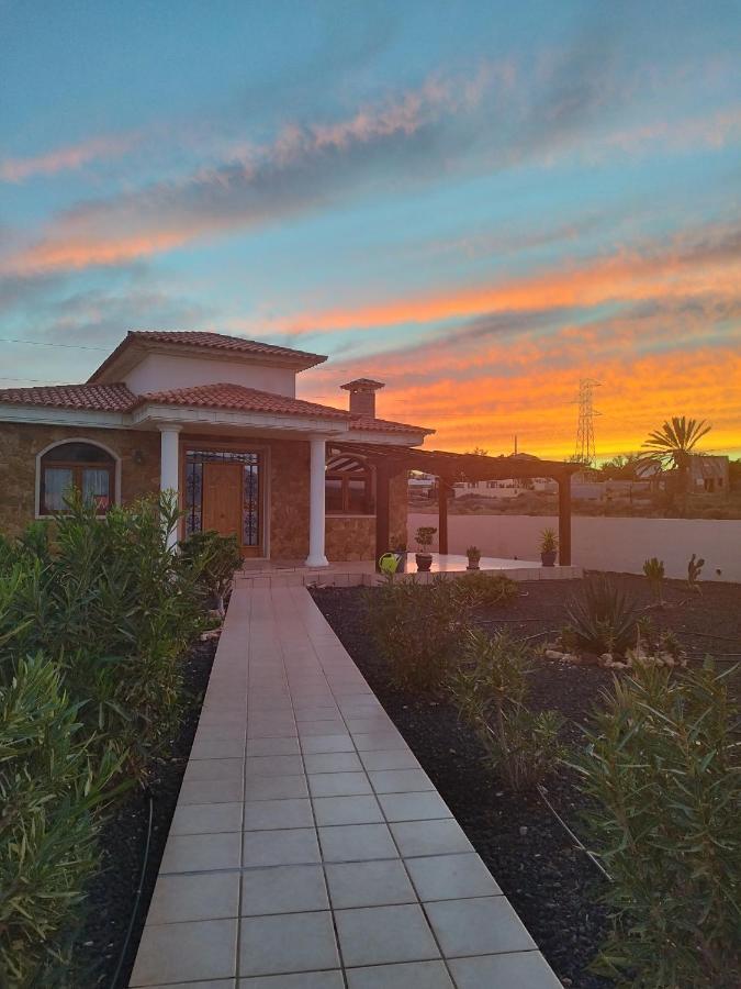 Villa Casa Del Sol 3 Bedroom Villa With Private Solar Covered 12M X 6M Pool Minimum Stay 7 Nights Chromecast And Wifi Throughout The Property Triquivijate Eksteriør bilde