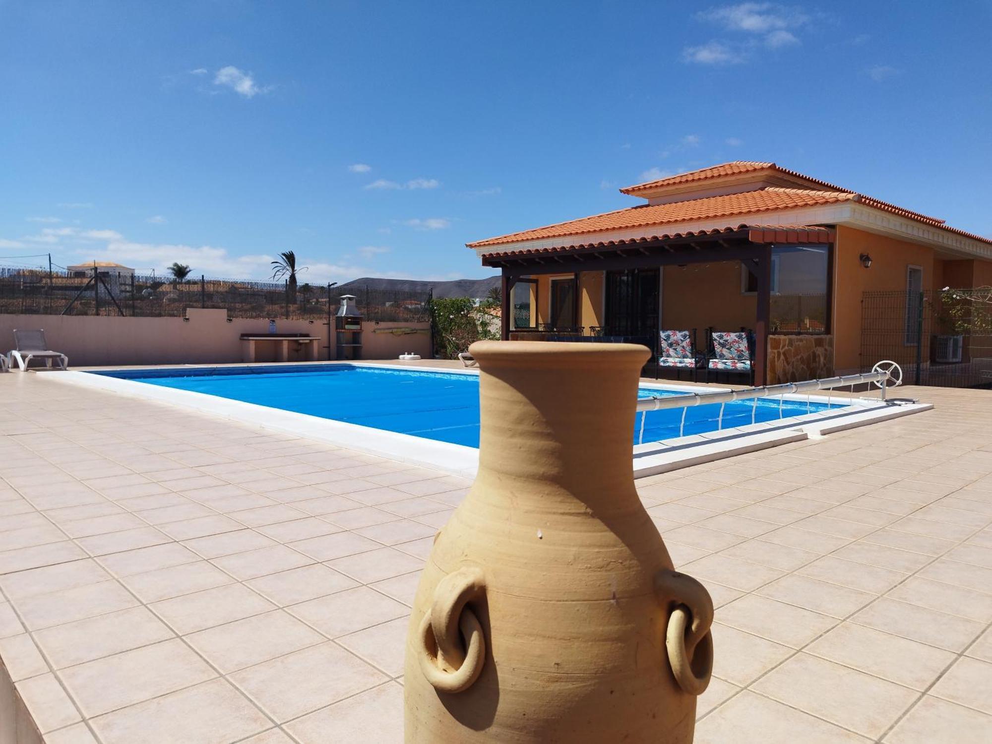 Villa Casa Del Sol 3 Bedroom Villa With Private Solar Covered 12M X 6M Pool Minimum Stay 7 Nights Chromecast And Wifi Throughout The Property Triquivijate Eksteriør bilde